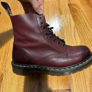Dr. Martens Burgundy Size 9 boot. Basically new without tags. Worn to try on.